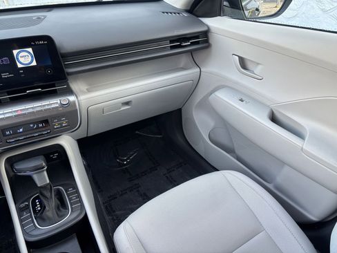 Used 2025 Hyundai Kona SEL image 31
