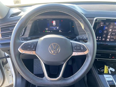 Used 2024 Volkswagen Atlas SEL image 11