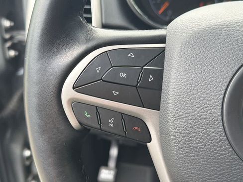 Used 2021 Jeep Grand Cherokee Laredo X RWD image 24
