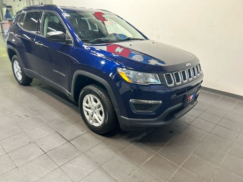 Used 2019 Jeep Compass Sport w/ Cold Weather Group AWD/4WD image 2
