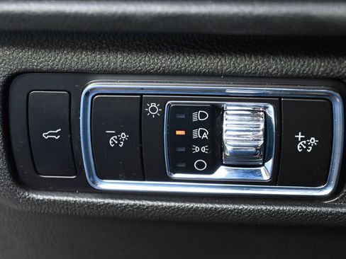 Used 2023 Lincoln Corsair Reserve w/ Equipment Group 202A AWD/4WD image 24