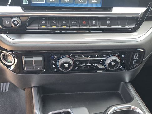 New 2026 Chevrolet Silverado 1500 High Country AWD/4WD image 12
