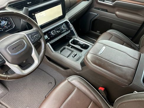 Used 2025 GMC Sierra 3500 Denali w/ Denali Reserve Package AWD/4WD image 9