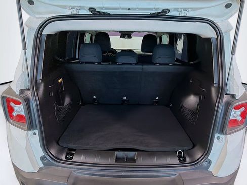 Used 2019 Jeep Renegade Latitude image 25