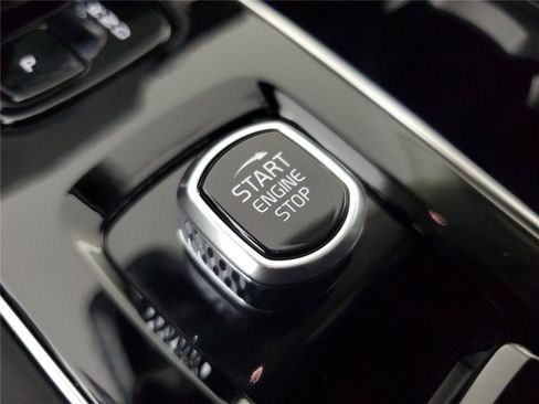Certified 2026 Volvo XC90 B6 Ultra AWD/4WD image 30