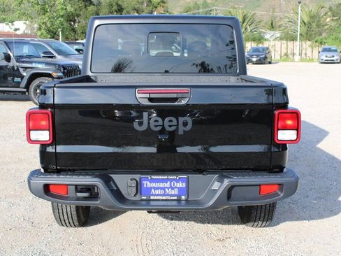 New 2026 Jeep Gladiator Sport image 5