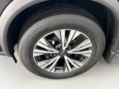 Used 2023 Nissan Rogue SV image 11