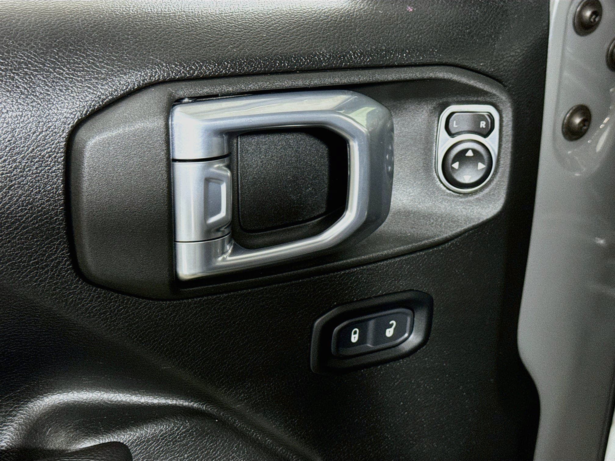 Used 2023 Jeep Wrangler Rubicon w/ LED Lighting Group AWD/4WD image 20