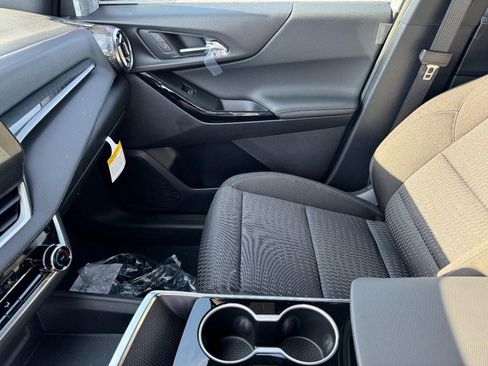 New 2026 Chevrolet Equinox LT image 33