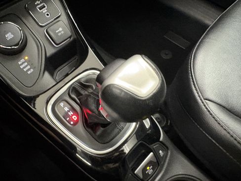 Used 2020 Jeep Compass Latitude image 20