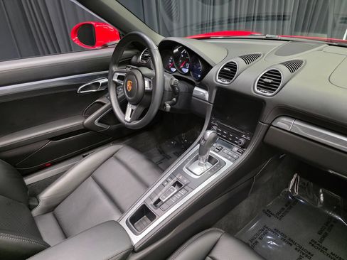 Used 2021 Porsche 718 Boxster RWD image 35