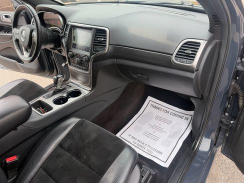 Used 2018 Jeep Grand Cherokee Altitude RWD image 27