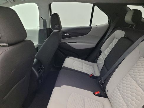 Used 2021 Chevrolet Equinox LS image 18
