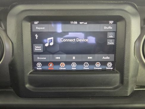 Used 2023 Jeep Gladiator Sport AWD/4WD image 18