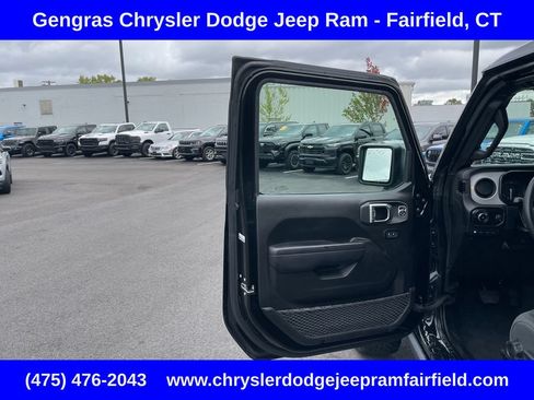 Used 2024 Jeep Wrangler Unlimited AWD/4WD image 46