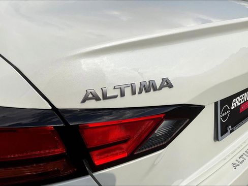 New 2025 Nissan Altima 2.5 SR w/ SR Premium Package image 13