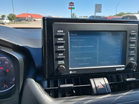 Used 2021 Toyota RAV4 XLE AWD/4WD image 12