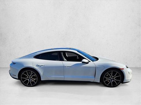 Used 2023 Porsche Taycan image 4