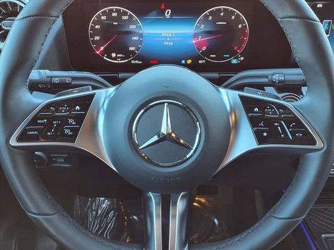 Used 2025 Mercedes-Benz GLA 250 4MATIC image 8