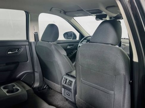 Used 2025 Nissan Rogue SV FWD image 8