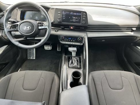 Used 2025 Hyundai Elantra Sport FWD image 17