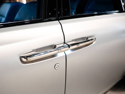 Used 2025 Rolls-Royce Phantom Sedan image 30