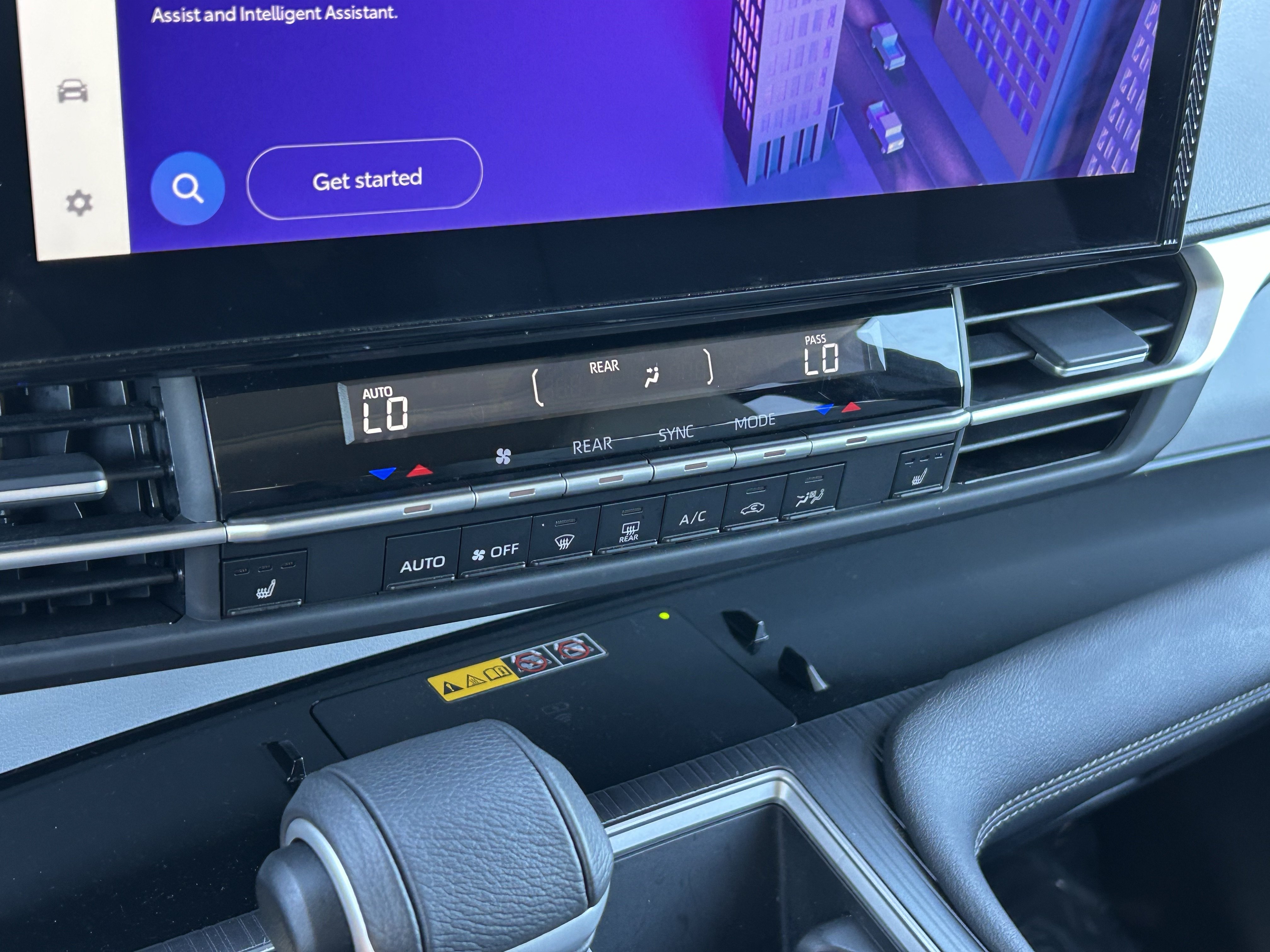 Certified 2026 Toyota Sienna XLE FWD image 22