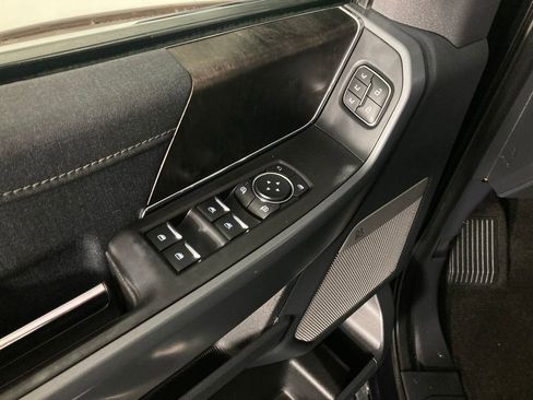 Used 2021 Ford F150 Lariat image 12