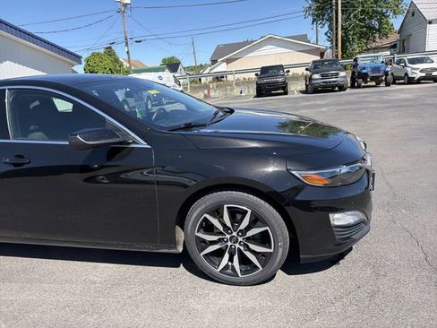 Used 2025 Chevrolet Malibu RS w/ LPO, Floor Liner Package FWD image 2