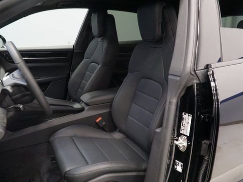 New 2026 Porsche Macan 4 Electric image 5