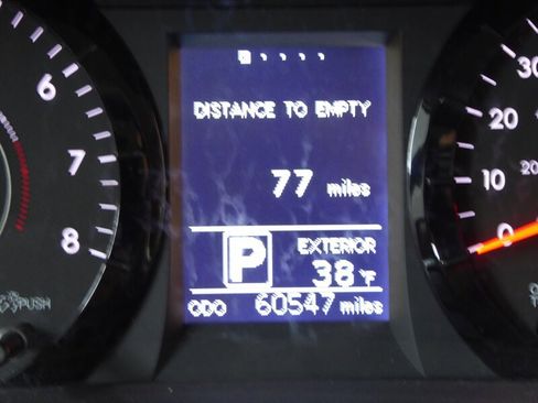 Used 2016 Toyota Sienna L image 12