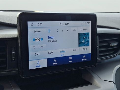 Used 2023 Ford Explorer XLT image 18