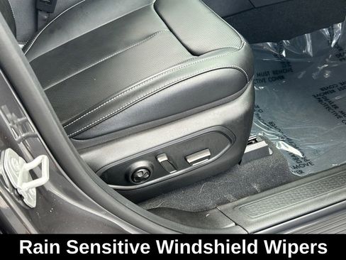 Used 2025 Jeep Grand Cherokee L Limited w/ Luxury Tech Group II image 46