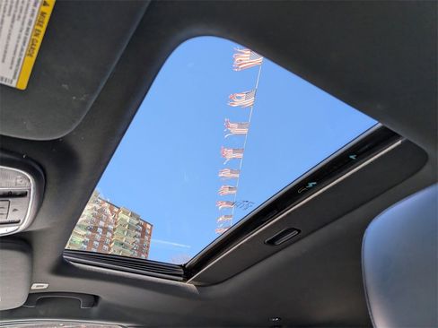 Used 2018 Jeep Grand Cherokee Limited image 22