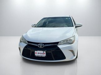 Used 2017 Toyota Camry SE video 2