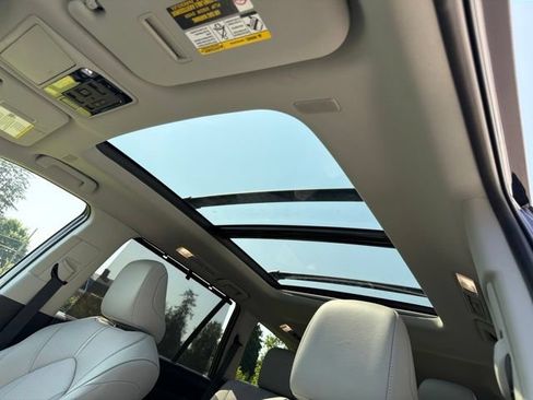 Used 2026 Toyota Grand Highlander AWD Hybrid image 14