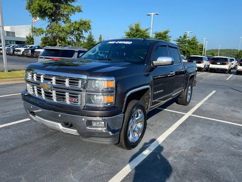 Used 2015 Chevrolet Silverado 1500 LTZ Z71 w/ LTZ Plus Package AWD/4WD image 3
