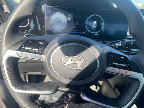 Used 2025 Hyundai Elantra Limited image 29