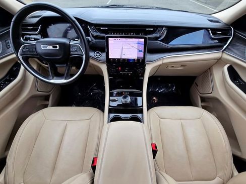 Certified 2022 Jeep Grand Cherokee Limited image 9