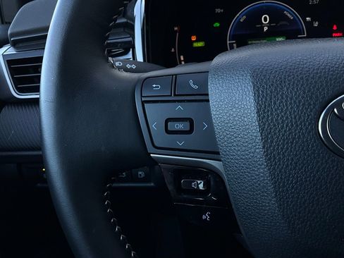 Used 2025 Toyota Camry SE image 33