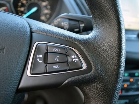 Used 2019 Ford Escape SE image 14