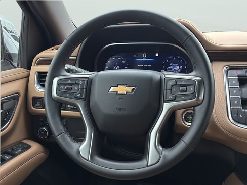 Used 2023 Chevrolet Tahoe Premier AWD/4WD image 19
