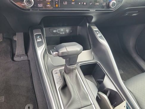 Used 2025 Kia Sorento S FWD image 24