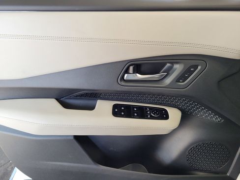 Certified 2024 Nissan Ariya FWD image 17