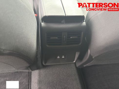 Used 2025 Nissan Rogue SV FWD image 20