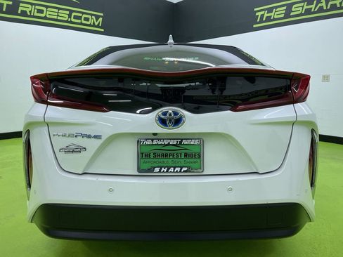 Used 2018 Toyota Prius Prime Advanced image 8