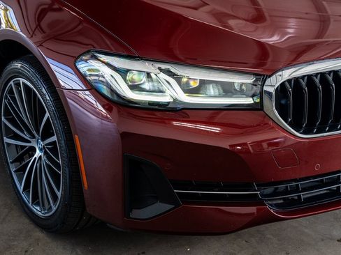 Used 2023 BMW 530e xDrive image 18