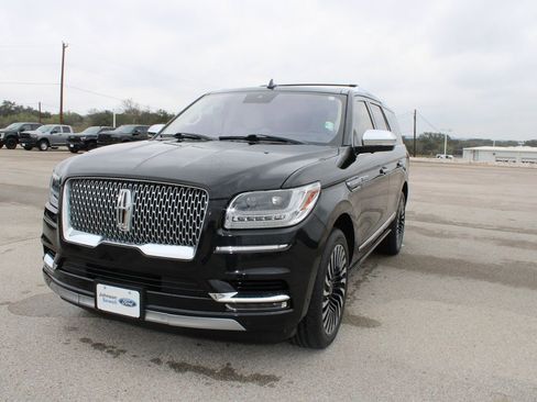 Used 2019 Lincoln Navigator Black Label w/ Cargo Package image 4