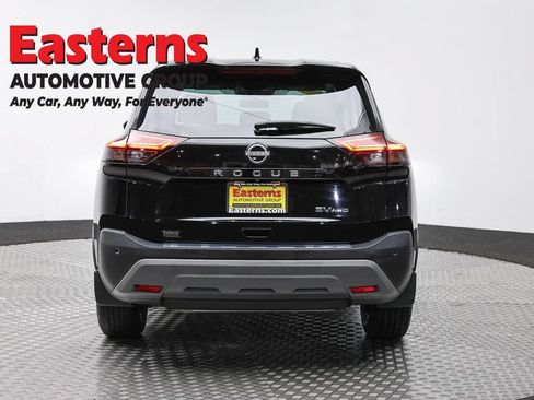 Used 2023 Nissan Rogue SV AWD/4WD image 6