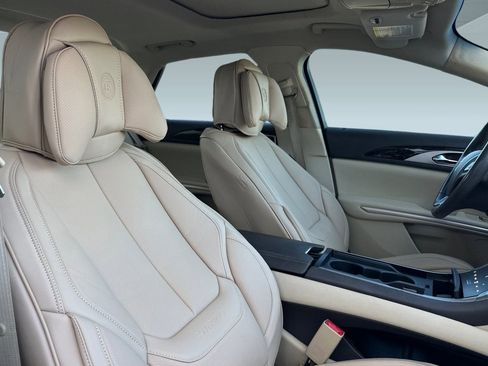 Used 2014 Lincoln MKZ Hybrid image 30